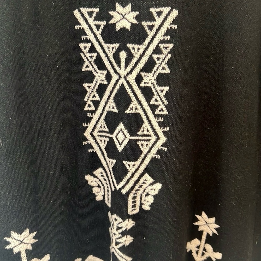 Black and White Embroidered Women's Coat - Picture 6 of 7